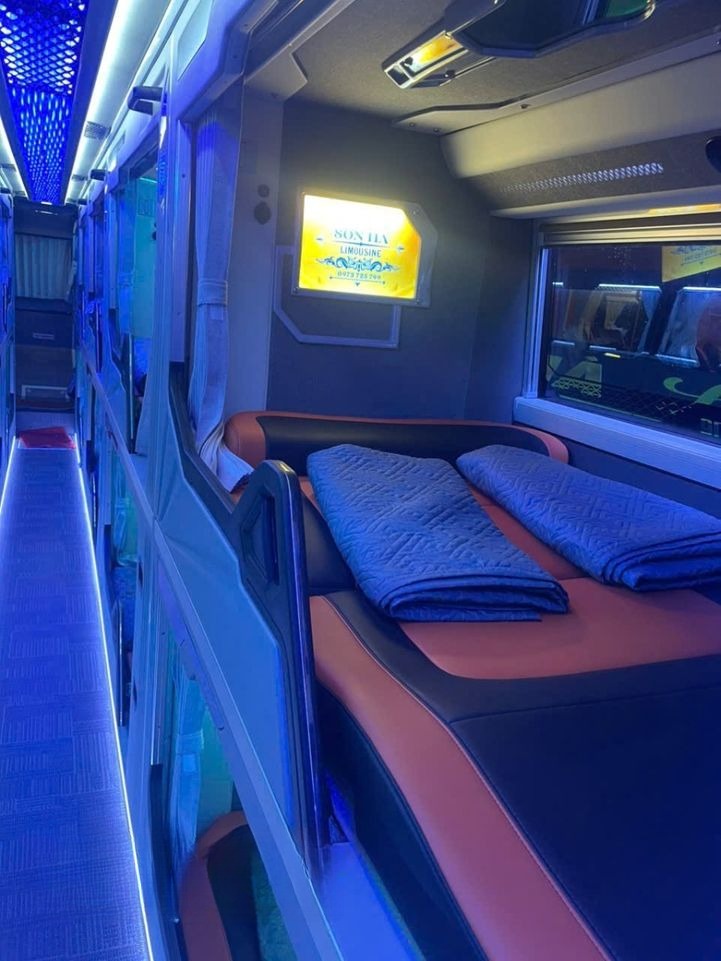 Xe Sơn Hà (Hà Tĩnh) Giường nằm Tiện ích Nội thất Limousine 22 phòng VIP (WC)