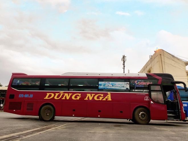 Xe Dũng Ngà Bên hông xe Giường nằm 39 chỗ