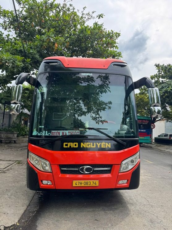 Xe Cao Nguyên Limousine Mặt trước xe Giường nằm Xe 22 phòng có WC