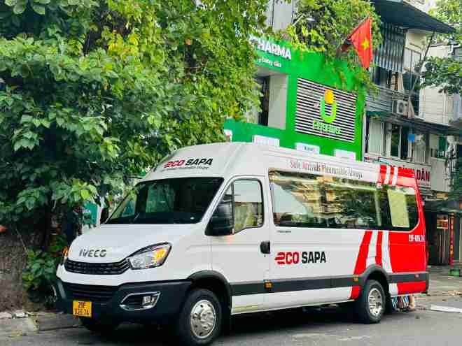 Xe Eco Sapa Limousine Bên hông xe 