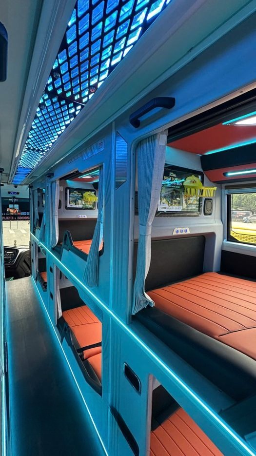 Xe Nhật Dương - Bình Minh Bus Giường nằm Tiện ích Limousine phòng 22 đôi (WC)