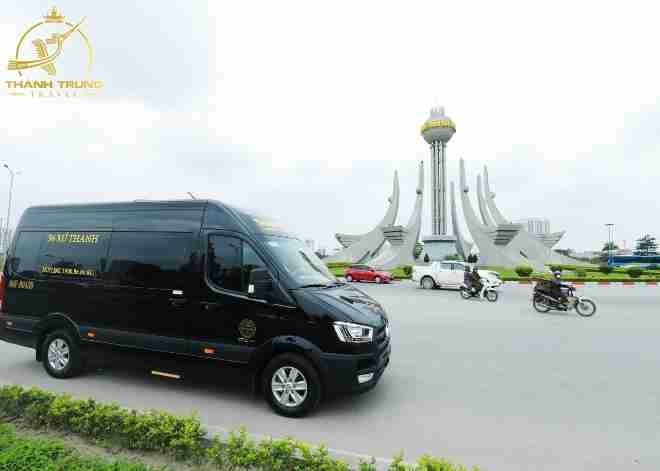 Xe Thành Trung Limousine Bên hông xe 