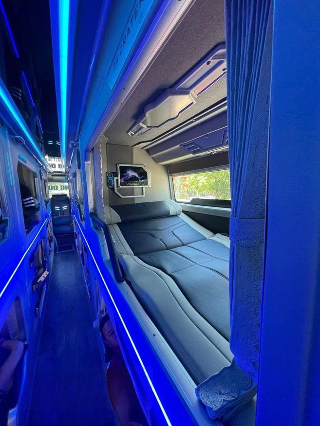Xe Quang Dũng Limousine Nội thất Giường nằm VIP 20 phòng