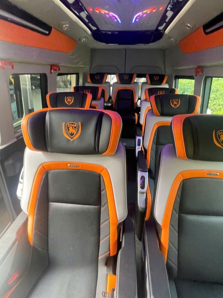 Xe Ngọc Hồng Limousine Ghế ngồi Tiện ích Nội thất Limousine 12 chỗ