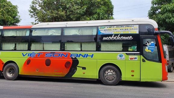 Xe Việt Sơn Anh Bên hông xe Giường nằm 46 chỗ
