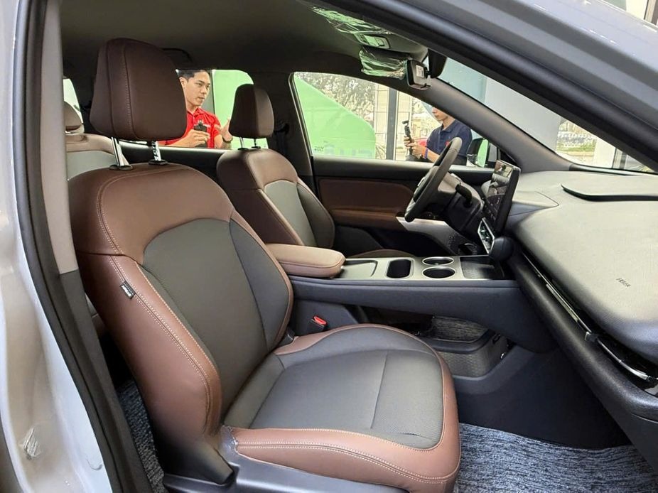 Xe Tân Limousine Ghế ngồi Vinfast Limo Green 6 chỗ