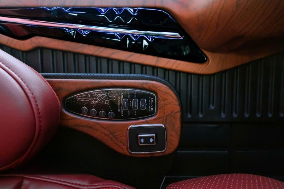 Xe Đức Đạt Tiện ích Limousine 10 chỗ