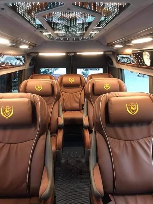Xe Nhật Linh Limousine Ghế ngồi Nội thất Limosine 9 chỗ