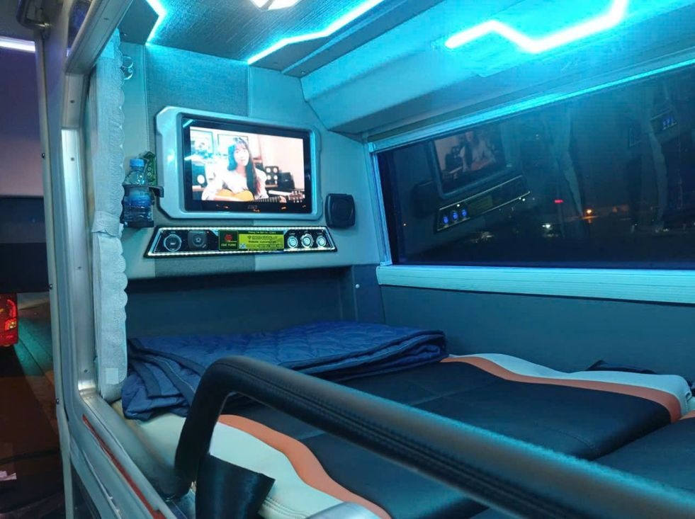 Xe Cúc Tùng Limousine Nội thất Giường nằm Tiện ích Limousine giường nằm 22 chỗ (WC)