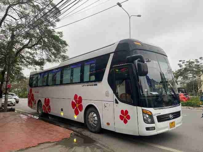 Xe Hải Phòng Travel Mặt trước xe Bên hông xe Mặt sau xe Limousine 24 chỗ