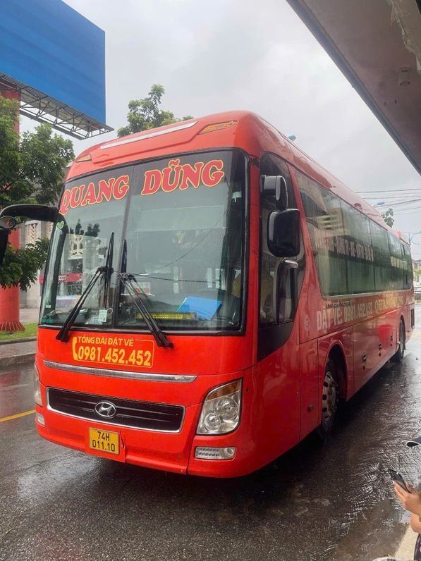 Xe Quang Dũng Opentour Mặt trước xe Limousine 34 giường (WC)