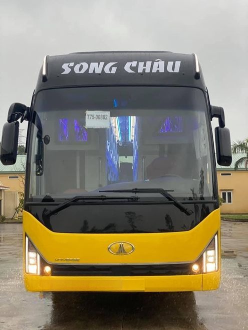 Xe Tiến Tuế Mặt trước xe Limousine 24 giường phòng VIP