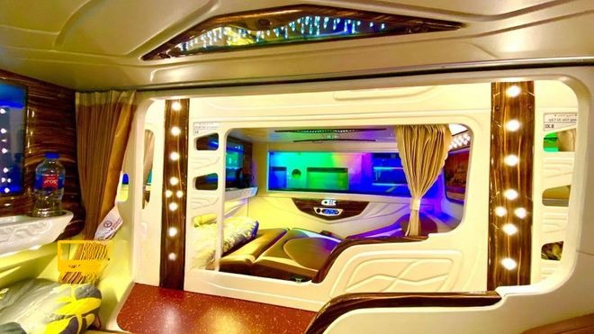 Xe Bằng Phấn Nội thất Limousine giường nằm 24 chỗ