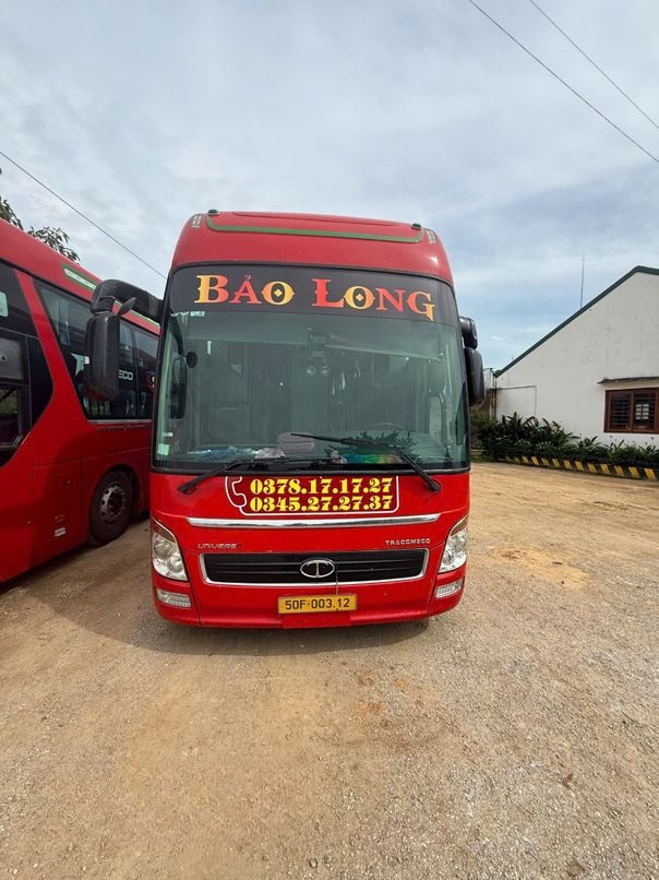 Xe Bảo Long (Hương Khê) Mặt trước xe Bên hông xe Giường nằm 46 chỗ