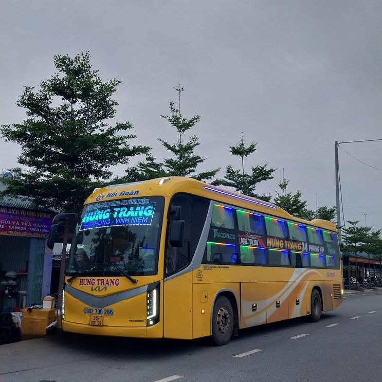 Xe Hưng Trang (Điện Biên Phủ) Mặt trước xe Bên hông xe Giường nằm 40 chỗ