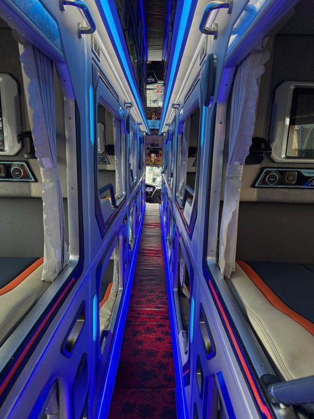 Xe Xuân Tùng Giường nằm Tiện ích Nội thất Limousine 22 phòng WC