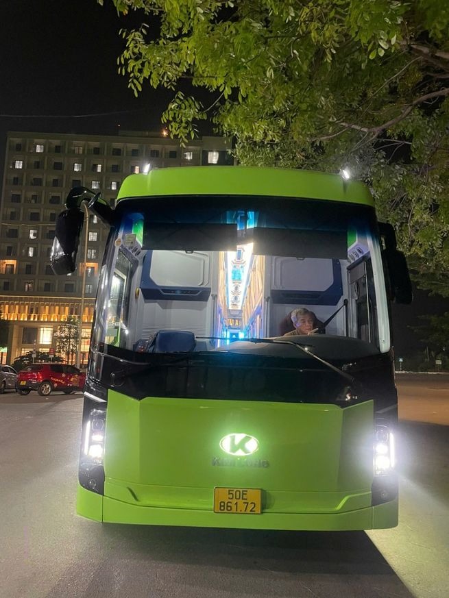 Xe Trung Đức Phát Mặt trước xe Limousine 22 phòng (WC)
