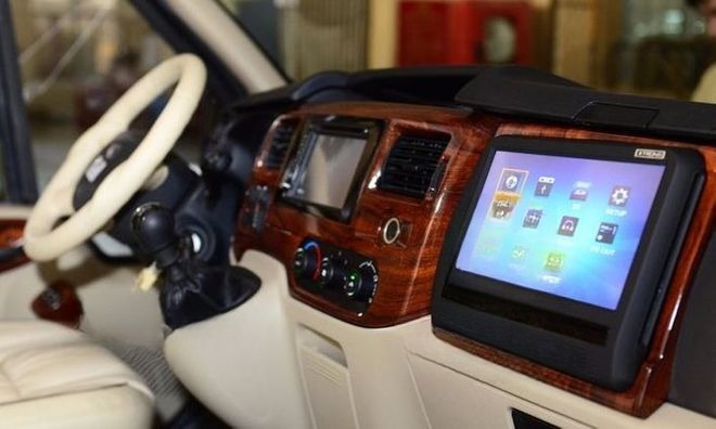 Tấn Lợi Limousine