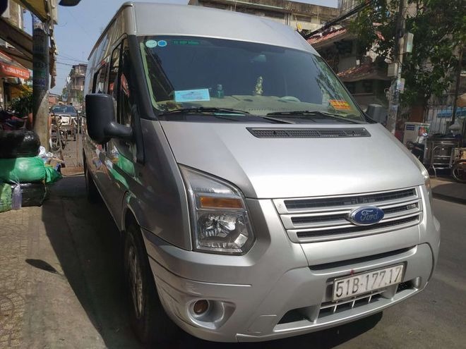 Xe Thảo Nhung Mặt trước xe Ghế ngồi 16 chỗ
