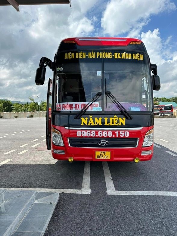 Xe Năm Liên Mặt trước xe Giường nằm 40 chỗ