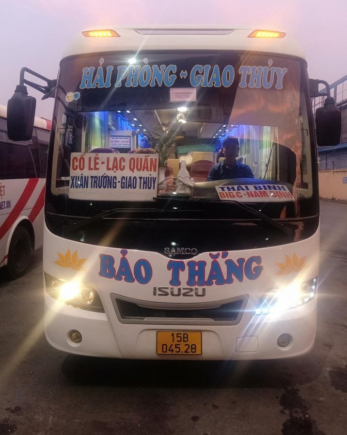 Xe Bảo Thắng Mặt trước xe Ghế ngồi 34 chỗ