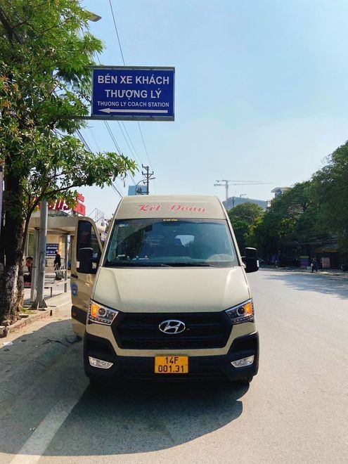 Xe Kết Đoàn Mặt trước xe Ghế ngồi 16 chỗ 