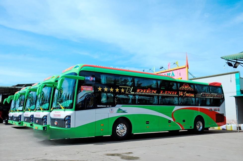 Xe Điền Linh Limousine Bên hông xe Limousine 36 giường