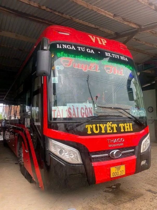 Xe Tuyết Thi Mặt trước xe Bên hông xe Giường nằm 44 chỗ