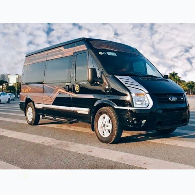 Xe SANI Express Bên hông xe Limousine 9 chỗ 