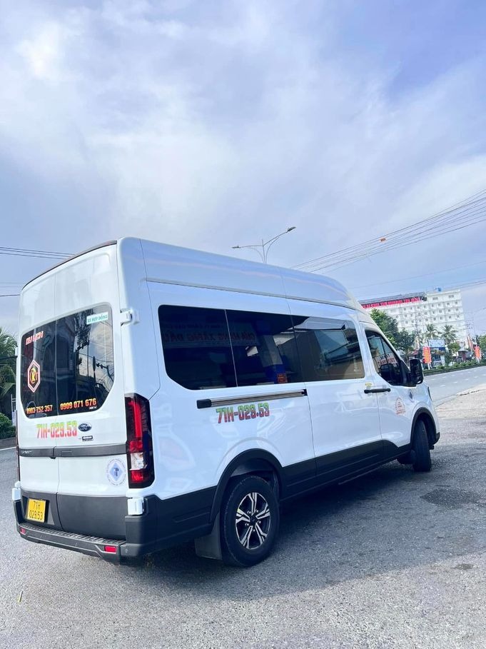 Xe Kim Tiền Bên hông xe Ghế ngồi 16 chỗ 