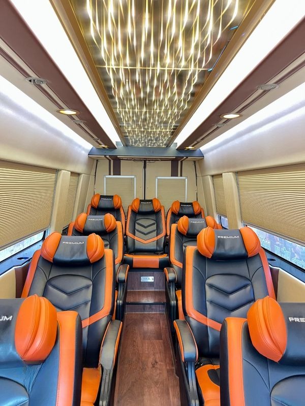 Xe Bình Hoài Limousine Ghế ngồi Iveco 9 chỗ