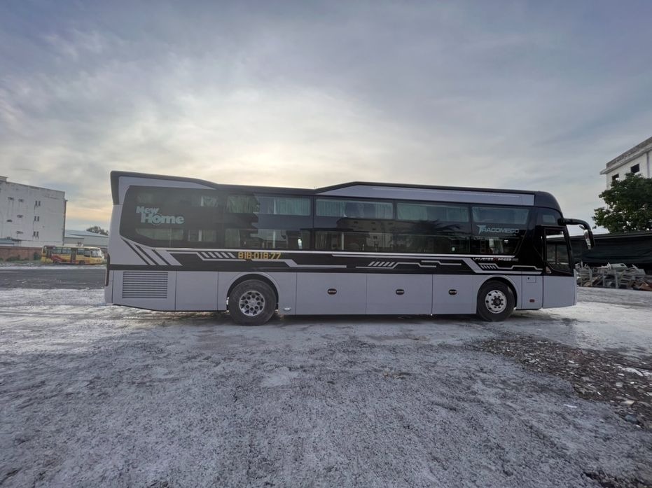 Xe Chí Thuận Bên hông xe Limousine 34 phòng