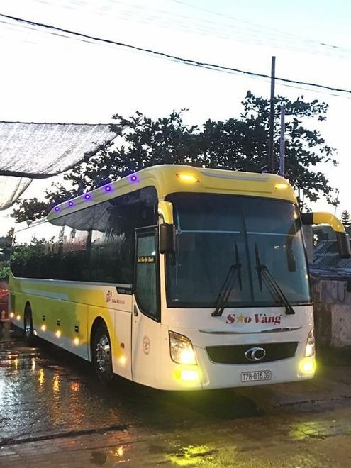 Xe Sao Vàng (Thái Bình) Bên hông xe Giường nằm 38 chỗ