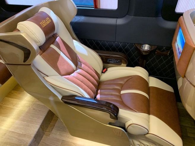 Xe Lovabus Ghế ngồi Tiện ích Nội thất Limousine 9 chỗ