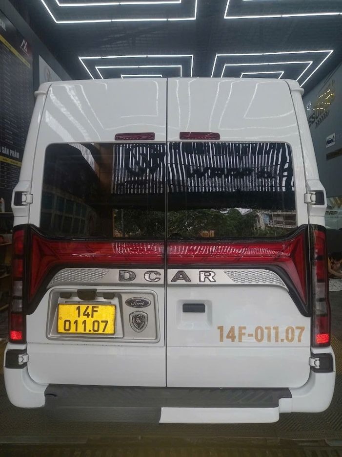 Xe Thành An Travel (Quảng Ninh) Mặt sau xe Limousine 9 chỗ
