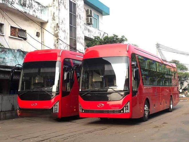 Xe Phú Quý Buslines Mặt trước xe Limousine 34 phòng