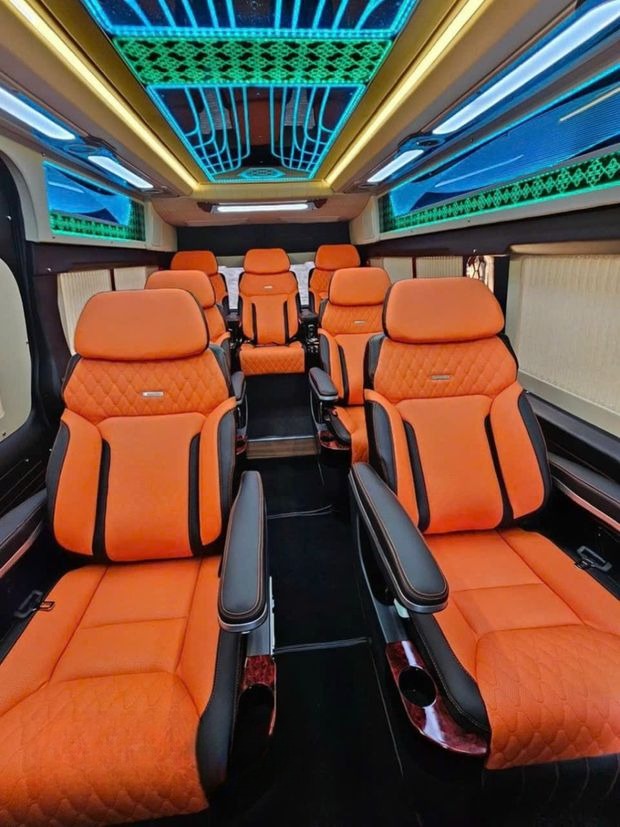 Xe Đức Duy Bus Ghế ngồi Tiện ích Nội thất Limousine 9 chỗ