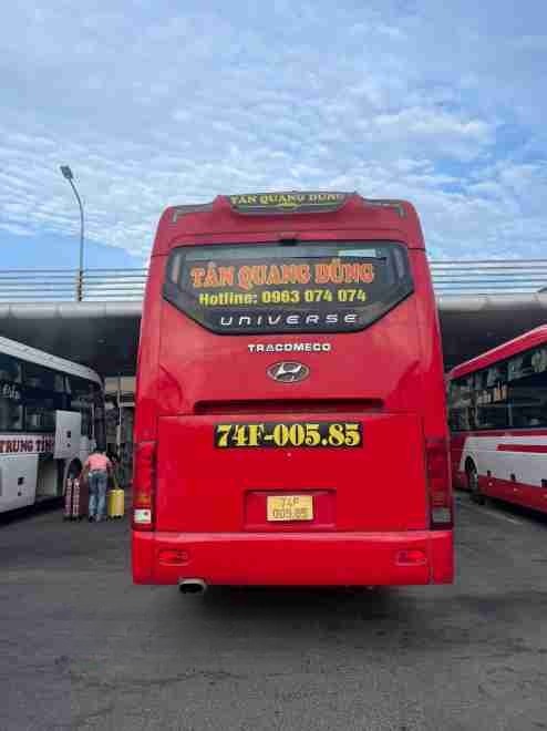 Xe Tân Quang Dũng Limousine Mặt sau xe Giường nằm 45 chỗ