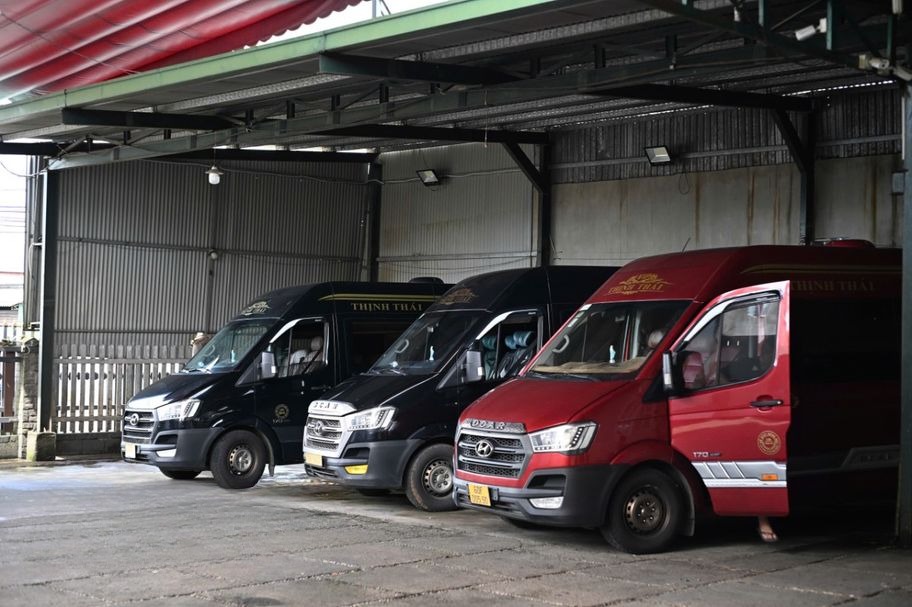Xe Thịnh Thái Limousine Mặt trước xe Limousine 11 chỗ