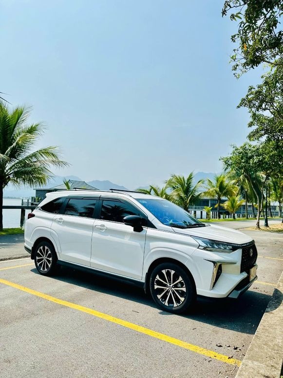 Xe Minh Châu Luxury Bên hông xe Xe 7 chỗ