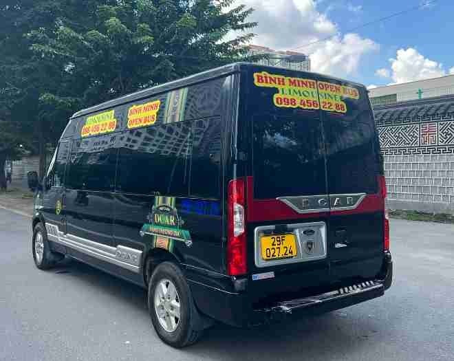 Xe Bình Minh (Mộc Châu Travel) Mặt sau xe Limousine 9 chỗ 