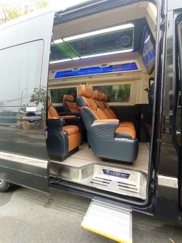 Xe Ninh Bình Car Nội thất Limousine 13 chỗ