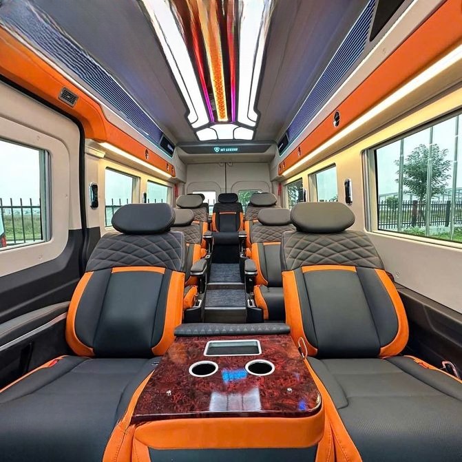 Xe Hải Vân Travel Ghế ngồi Tiện ích Nội thất VIP Limousine 9 chỗ