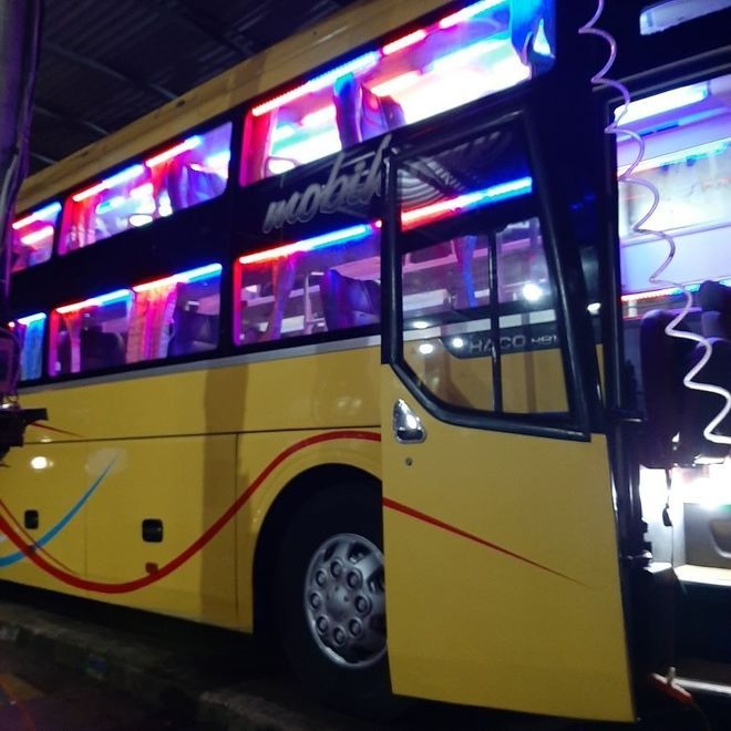 Xe Queen Cafe (Cam Ranh) Bên hông xe Giường nằm 40 chỗ