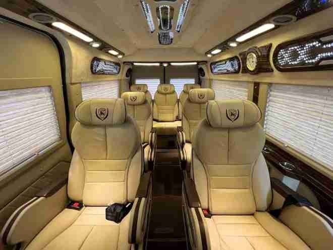 Xe Lovabus Tiện ích Nội thất Limousine 11 chỗ