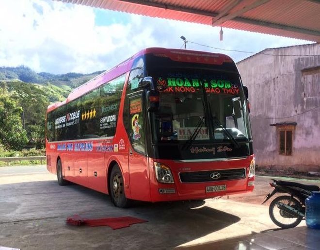 Xe Quỳnh Anh (Đắk Nông) Mặt trước xe Giường nằm 40 chỗ