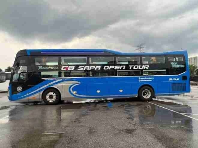 Xe G8 OPEN TOUR Bên hông xe Limousine giường phòng 24 chỗ