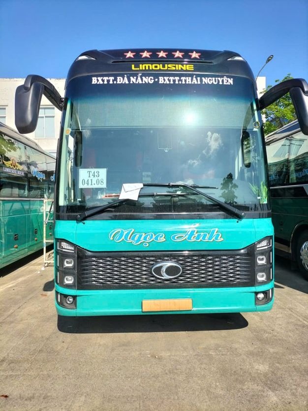 Xe Ngọc Ánh (Thái Nguyên) Mặt trước xe Limousine 24 phòng