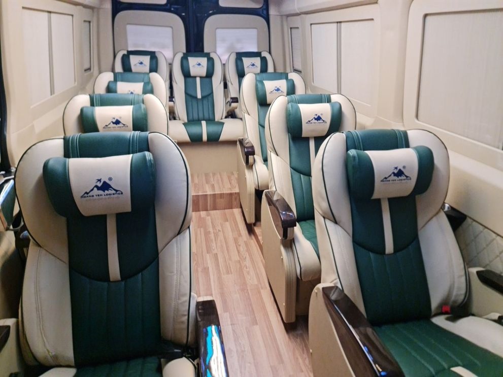 Xe Hoàng Yến Logistics Ghế ngồi Nội thất Limousine 9 chỗ