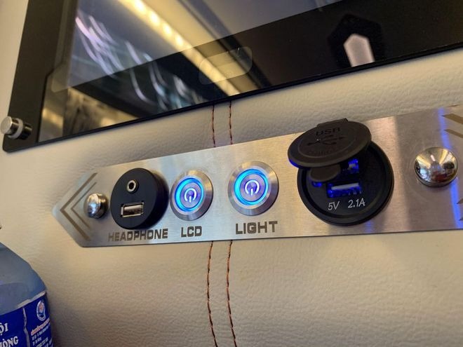 Xe Dương Vũ Tiện ích Limousine giường nằm 34 chỗ